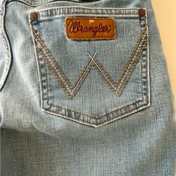 Wrangler- New never worn Retro Mae Mid Rise Bootcut Jeans 28X30 - Picture 15 of 16